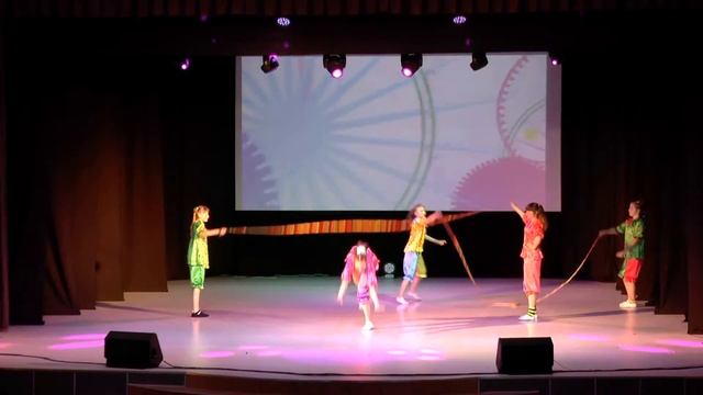 Концерт творческих коллективов «Посмотрите, это мы!» Кавалькада. ДК «Дружба». г. Уссурийск смотреть онлайн