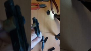 Мормышка-нырок для двух опарышей.