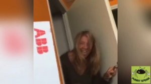 ОЧЕНЬ СМЕШНЫЕ ИСПУГИ ЛЮДЕЙ#ПРИКОЛЬНОЕ ВИДЕО#ДОМАШНЕЕ ПРИКОЛЬНОЕ ВИДЕО#СВЕЖИЕ ПРИКОЛЫ2020