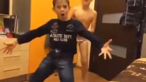 Прикол))) два брата!!!