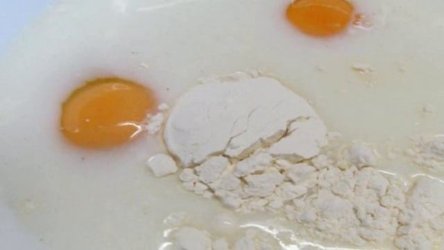 Шоколадные блины под апельсиновым соусом
