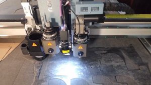 Резка прокладки из паронита на планшетном плоттере Ruiz