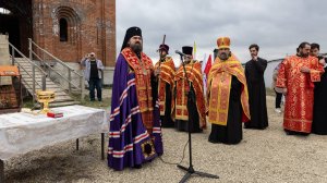 Молебен у строящегося храма св.Нины