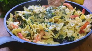 Вкусная сливочная паста со шпинатом и креветками
