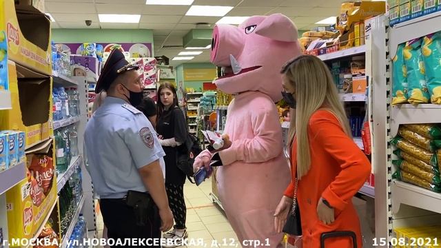 БОРЗЫЙ МЕНТ СБЕЖАЛ ОТ БЛОГЕРА! ПЛОХОЙ И ХОРОШИЙ ПОЛИЦЕЙСКИЙ В ПЯТЁРОЧКЕ! РЕЙД С ХРЮШИ ПРОТИВ смотреть онлайн