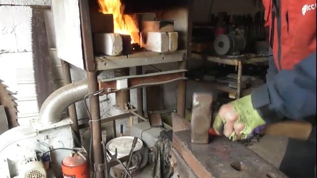 Ковка кузнечных клещей из старых кусачек смотреть онлайн