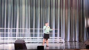 Тараненко Олеся (13 лет) поёт песню «Женька»