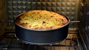 Бабушка на рынке научила! Теперь готовлю пироги - только так! Очень вкусно!