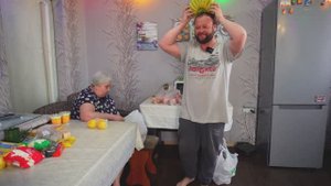 Получила пенсию заехала в продуктовый магазин показываю какие продукты я купила