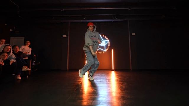 МАРК ГОРОДИЛКИН // HIP-HOP (Пролетарская) смотреть онлайн