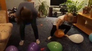 ЛОПАЕМ ШАРИКИ/ ЧЕЛЛЕНДЖ🎈🎈🎉