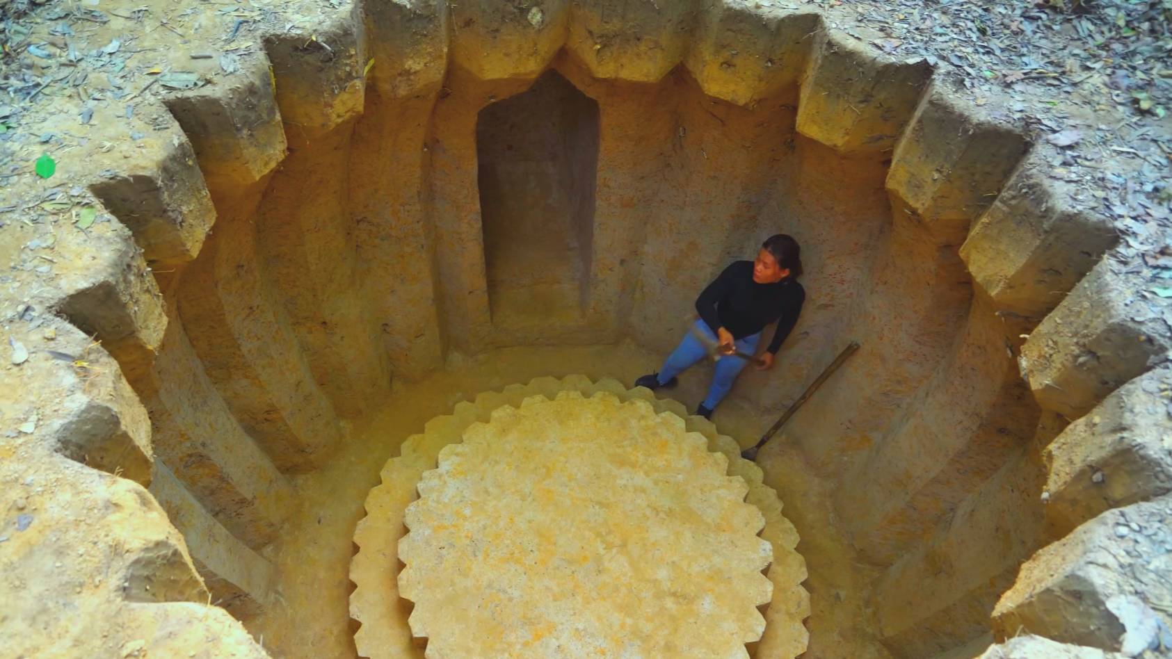 ТЯПКОЙ ВЫРЫЛА себе СКЛЕП в ДЖУНГЛЯХ смотреть онлайн