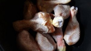 Куриные голени с шампиньонами в мультиварке