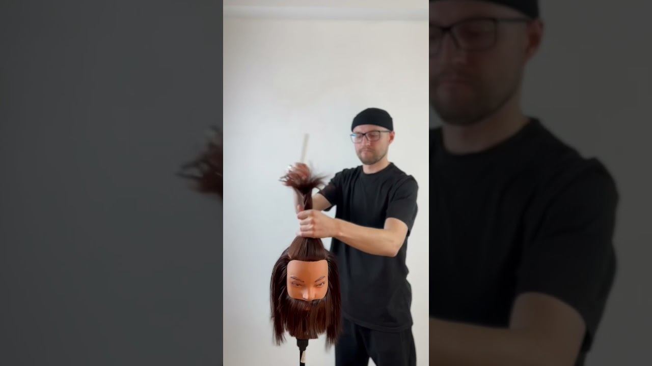 Как правильно отделять волосы / Стрижки / Как заколоть зону волос / Закрутить волосы смотреть онлайн