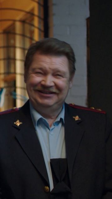 Вместо библиотеки суши-бар 🍣 Мнения? Смотрите сериал «Актёрище» эксклюзивно на KION