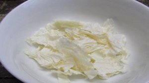 Салат из пекинской капусты с помидором и кукурузой