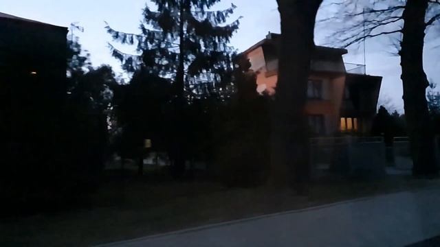 Польша. Позвони маме! Останься дома!