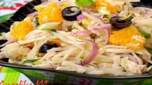 Капустный салат с апельсином и курицей