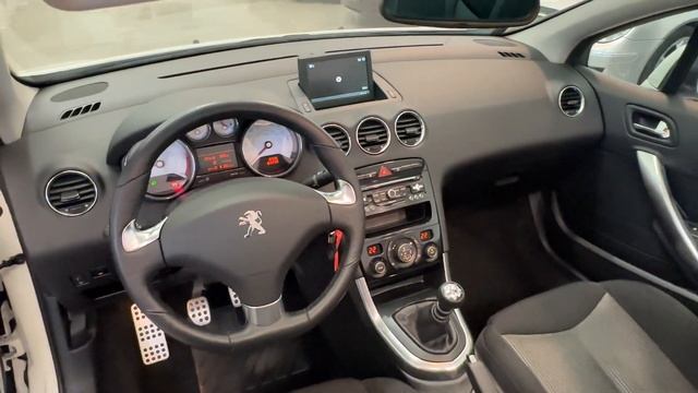 PEUGEOT 308 CC 1.6 e-HDI 114 CV Bianca смотреть онлайн