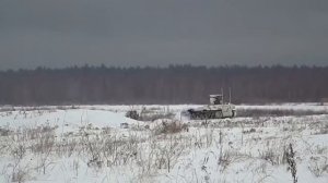 Боевые роботы «Соратник» и «Нерехта» на тактико-специальном занятии с мотострелками