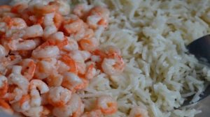 Рисовый салат с креветками