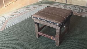 Как восстановить старый табурет. Реставрация табуретки кожей своими руками.