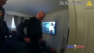 Чикагский полицейский застрелил стрелка, который держал в плену свою девушку