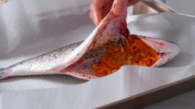 Вот как надо запекать РЫБУ в духовке! Самый вкусный и простой способ! смотреть онлайн