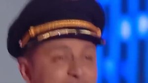 Вечерний Квартал 95  Наши туристы на борту самолета