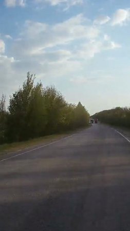 Дебил на дороге. Хорошо что я быстро не езжу.