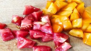 Салат из помидоров с творогом и сыром
