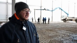 Стека BASIS применяется на крупной строительной площадке.