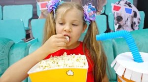 Диана и Рома - Диана и Рома идут в Кино   Кинотеатр Челлендж для детей