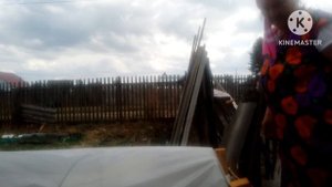 Жизнь женщины в Сибири! Построила теплую грядку!