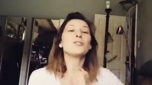 Иностранцы читают русские скороговорки.