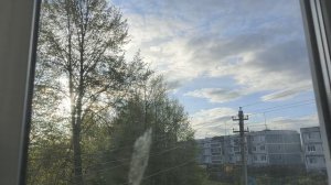 солнце светит в окно, жизнь в деревне