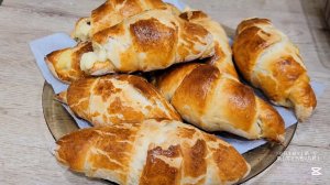 Рогалики с творогом из слоёного теста.Вкусно и просто.