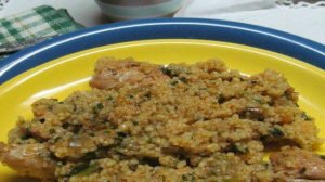 Курица с кус-кусом и шпинатом