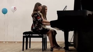 Ансамбль В. Сапожников "Путешествие в небеса, или по Невскому в карете "