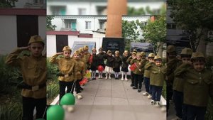 МБДОУ "Детский сад N 1 "Улыбка" с. Геджух возложение цветов к памятнику