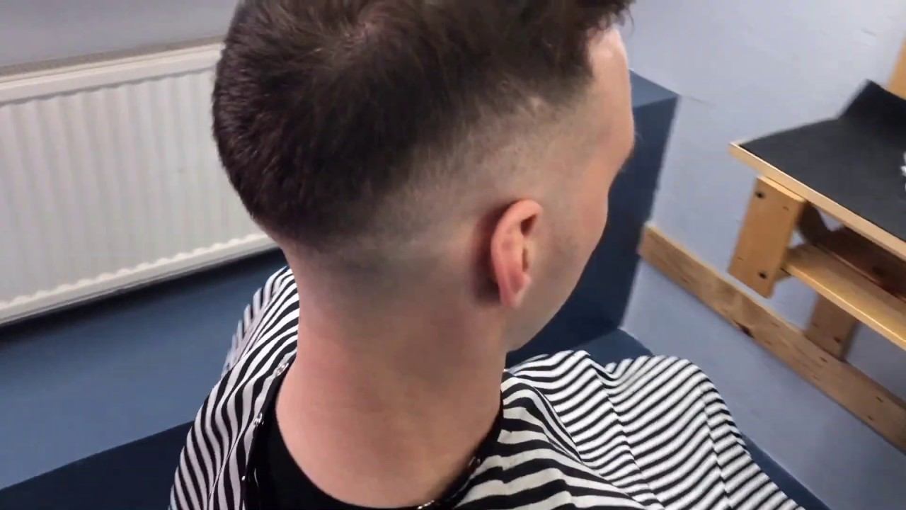 МОДЕЛЬНАЯ СТРИЖКА / КЛАССИЧЕСКАЯ ФОРМА / ПЛАВНЫЙ ПЕРЕХОД В СТРИЖКЕ смотреть онлайн