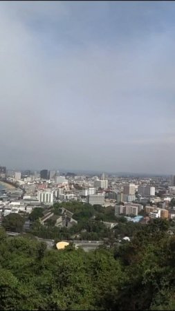 Причал и Паттайя с смотровой площадки.