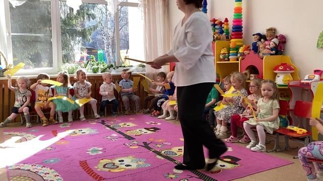 Весенний праздник в группе №5 "Звёздочки" (3 года)