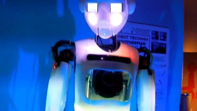 Общение с роботом, умный робот, робот Теспиан. Communication With The Robot