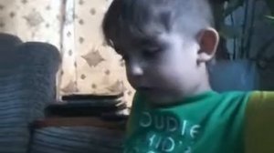 маленький мальчик матерится и рассказывает кто его научил