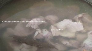 Куриные желудочки в сметанном соусе с базиликом