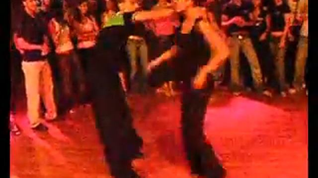Salsa Dips and Drops demo at the Bailatino Club смотреть онлайн