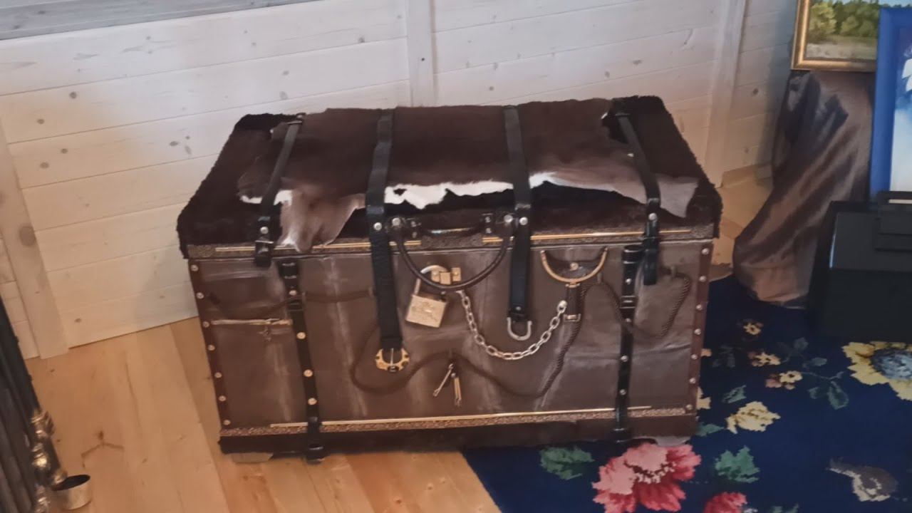 Реставрация старого СУНДУКА мехом и кожей.