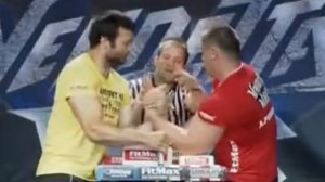 Андрей Пушкарь vs Девон Ларрат