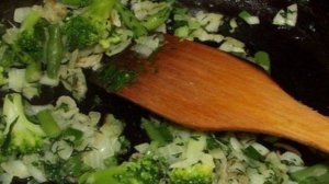 Закусочный омлет с зелеными овощами